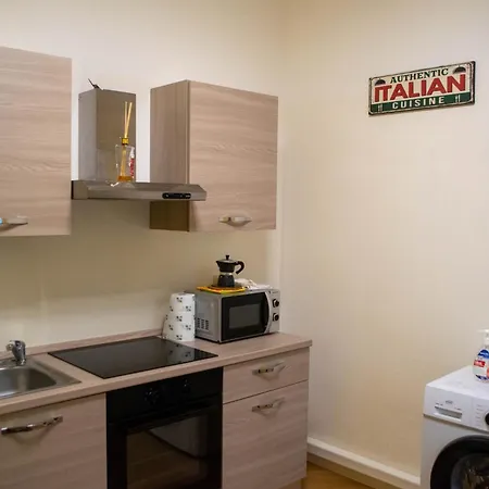 Maruffi 17 Zona Clinica Bilocali Lägenhet *